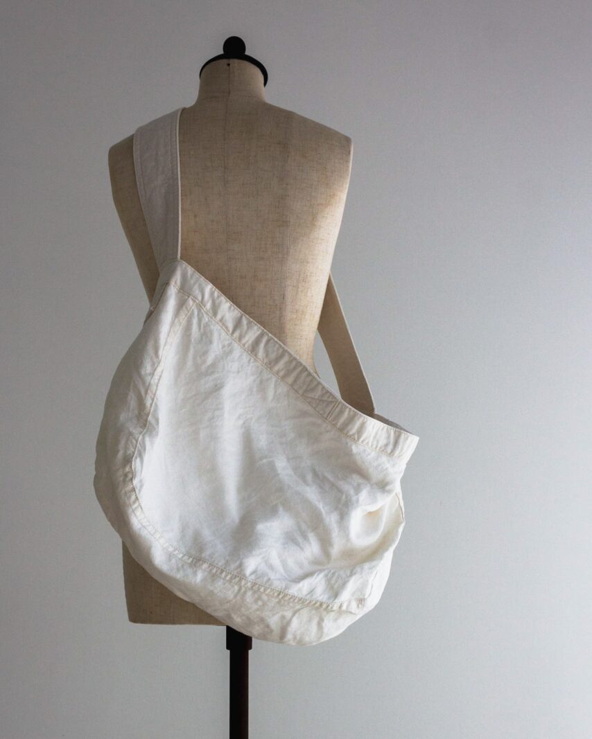 UTO バッグ newspaperbag ホワイト